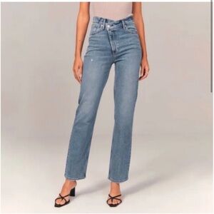 Abercrombie & Fitch The ‘90s Straight Ultra High Rise Criss Cross 27 Short